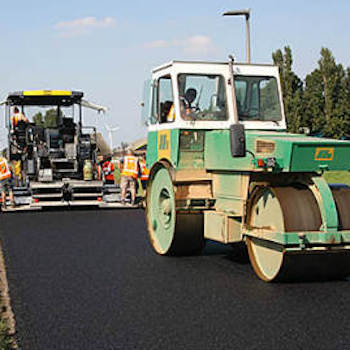 Crap cycling lane installed in the Netherlands