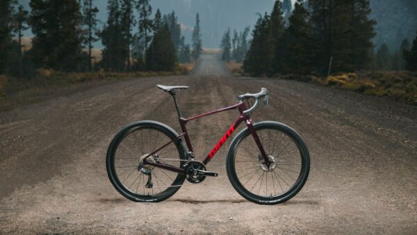 Giant unveils new Revolt gravel bike with adjustable wheelbase 
