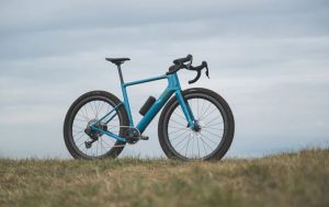 3T ebike on hill 3T completely renews its range of made-in-Italy e-bikes