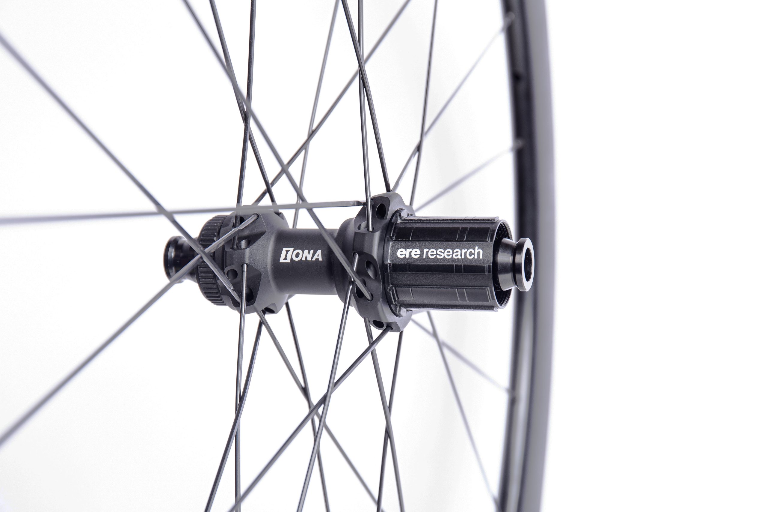 507269 explorator ERE hub rear 5219cc original 1697180090 scaled Ere Research unveils Explorator GCR40 wheelset