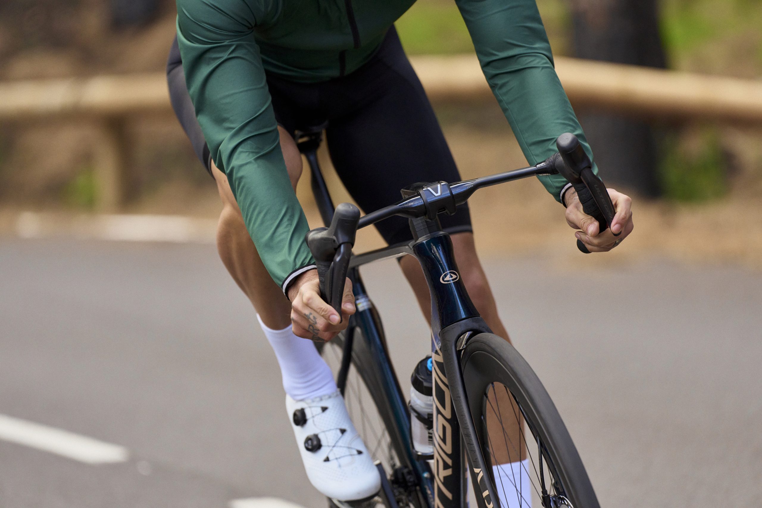 542973 Pro Road SS24 21 dcb31f original 1718978457 scaled Shimano refreshes Pro Stealth Superlight saddle and Vibe Aero cockpit