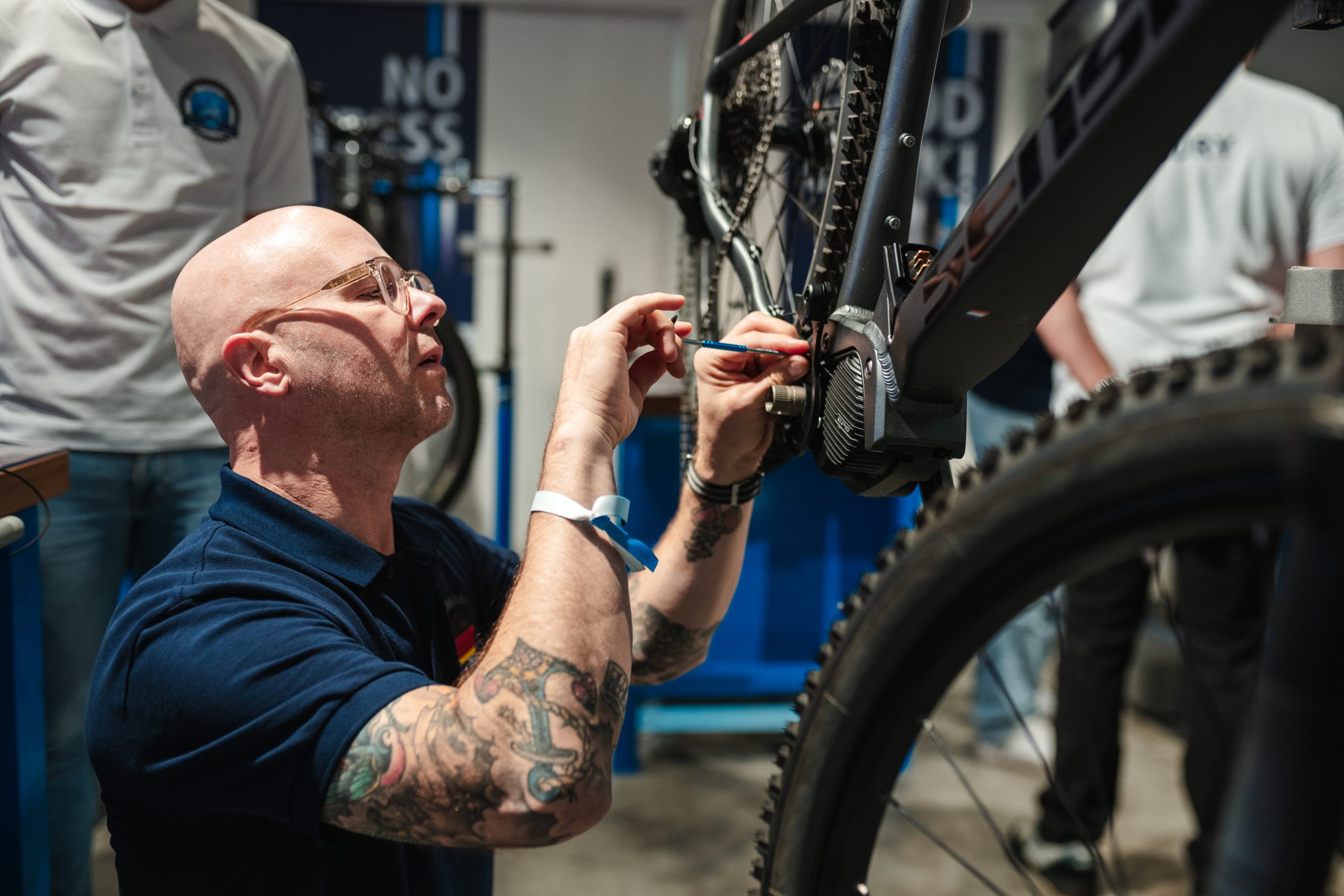 555381 Shimano Mechanics Championship 2024 010 e3c44b original 1728384464 scaled Team Netherlands triumph at Shimano's European Bike Mechanics Championship