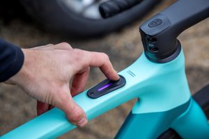 Bianchi MahleX30 control panel Bianchi launches 11kg e-Oltre with Mahle X30 power