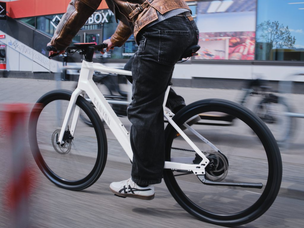Bosch introduces first hub motor and upgrades to Active Line Plus ...