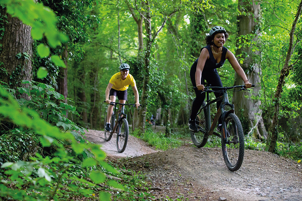 Vertebrate Publishing releases Dirt Directory: A Guide to UK mountain biking