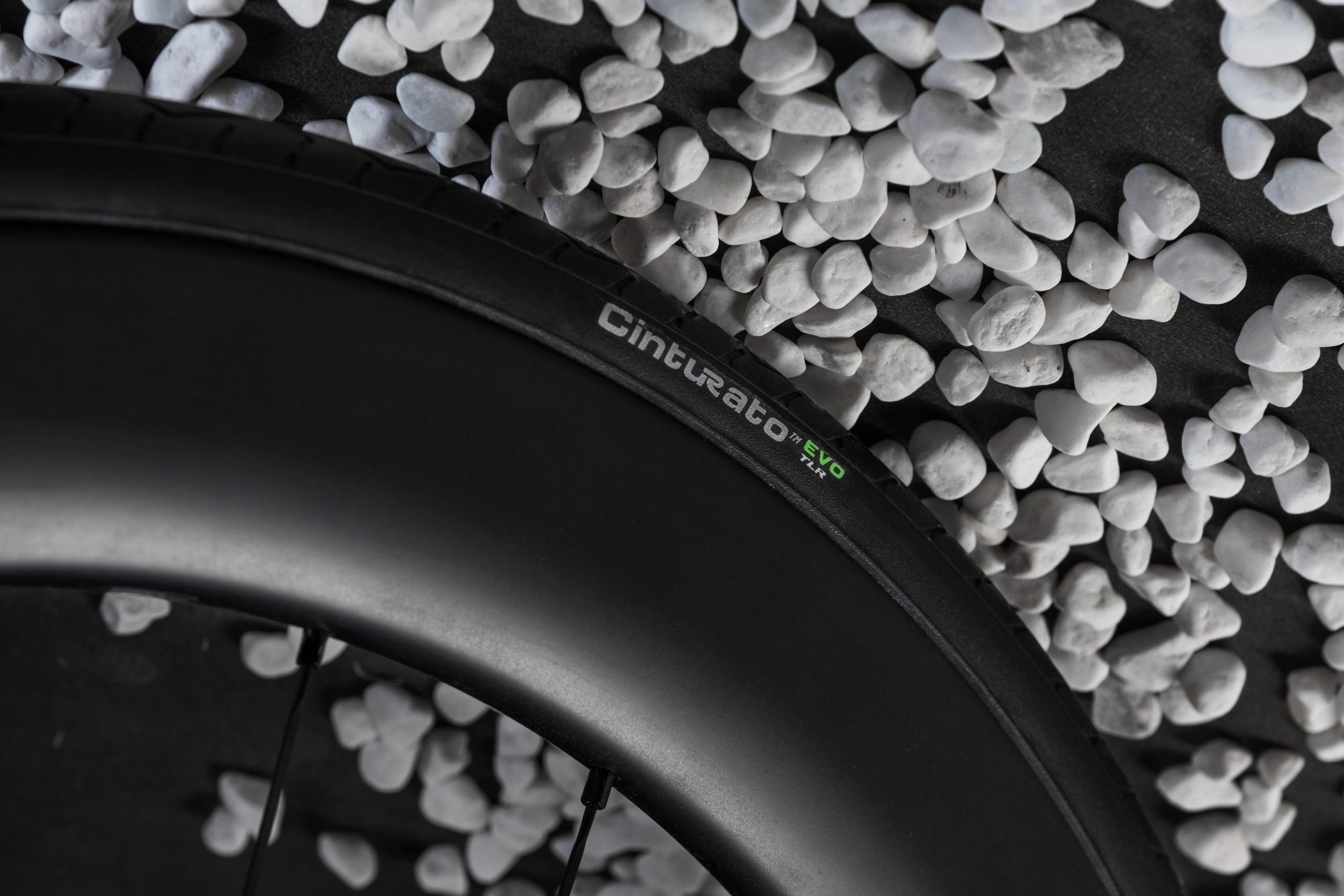 Pirelli releases new Cinturato™ EVO TLR a new ‘road enduro’ tyre