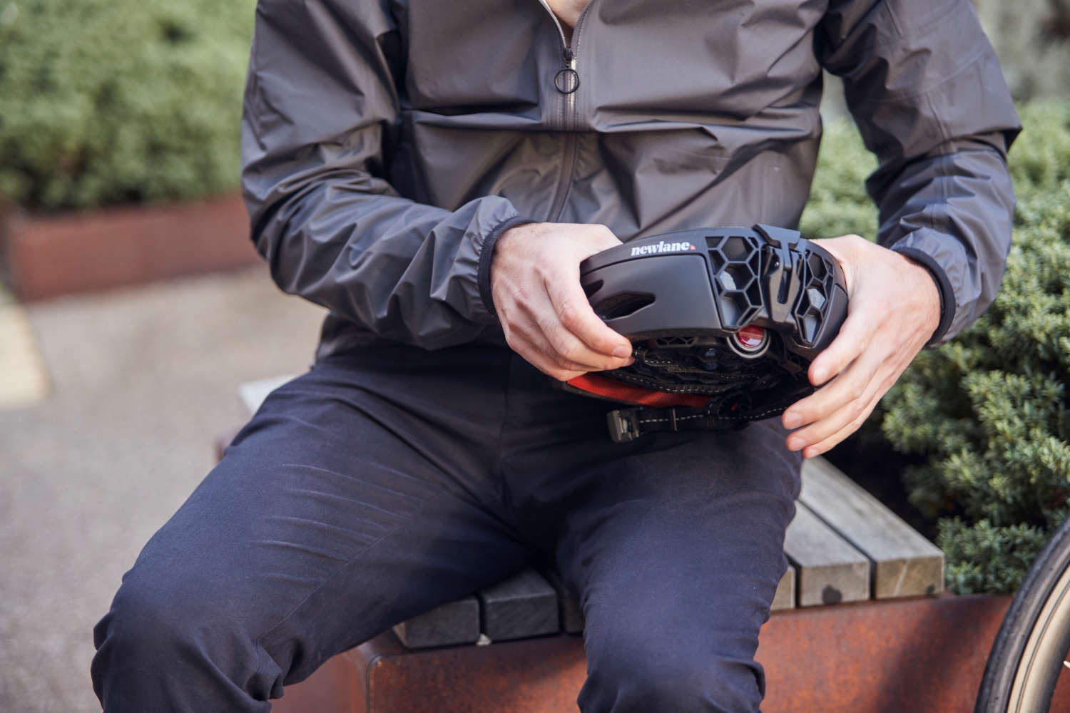 Newlane to launch world first foldable helmet with Mips