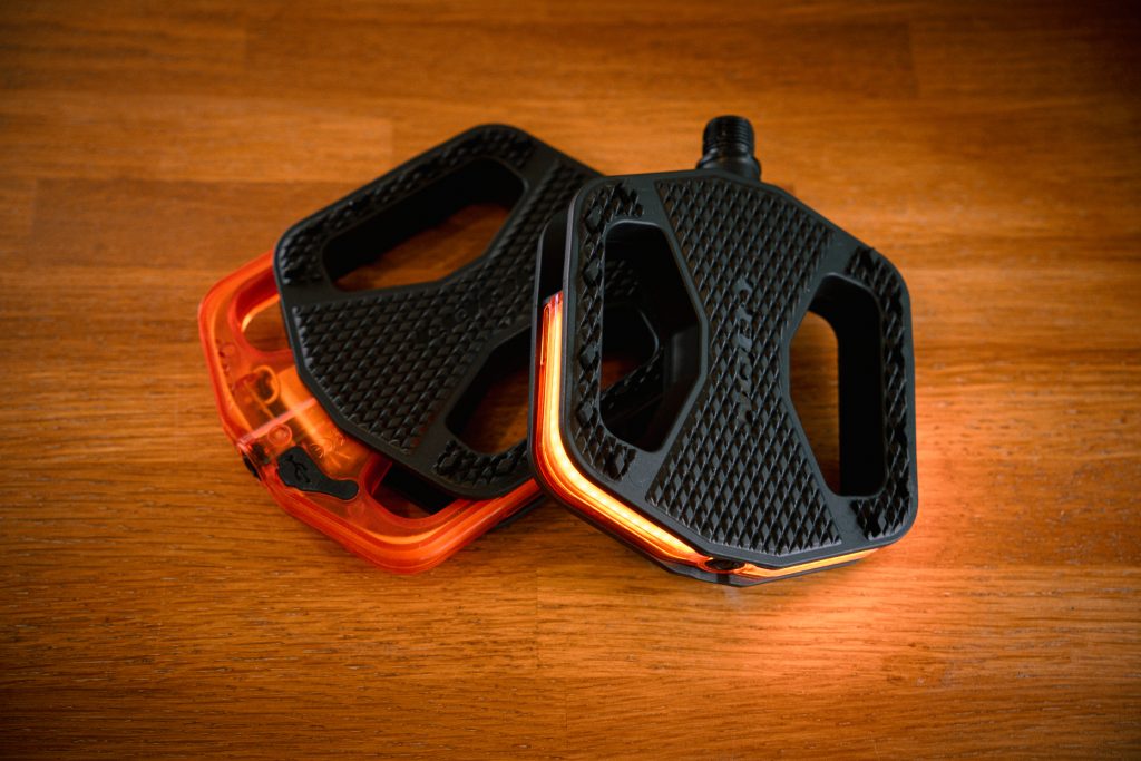 DSC00311 Look's Geo City Vision pedals claim to offer up to 5.5 times more visibility for urban riders
