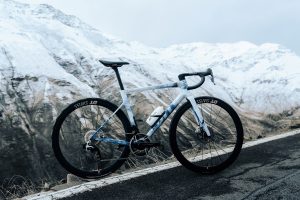 DTSwiss ARC 1100 38 CS The Lightest Way Up Action 0010 1920px DT Swiss launches its lightest wheelset - the carbon spoke equipped ARC 1100 Spline 38 CS