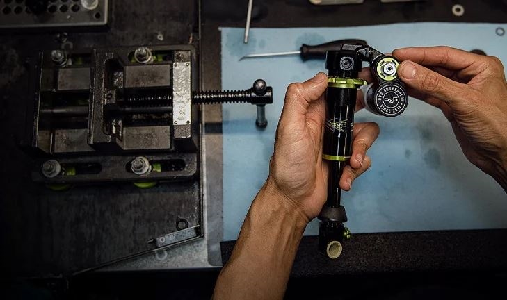 DVO Suspension solidifies R&D resources with new hires