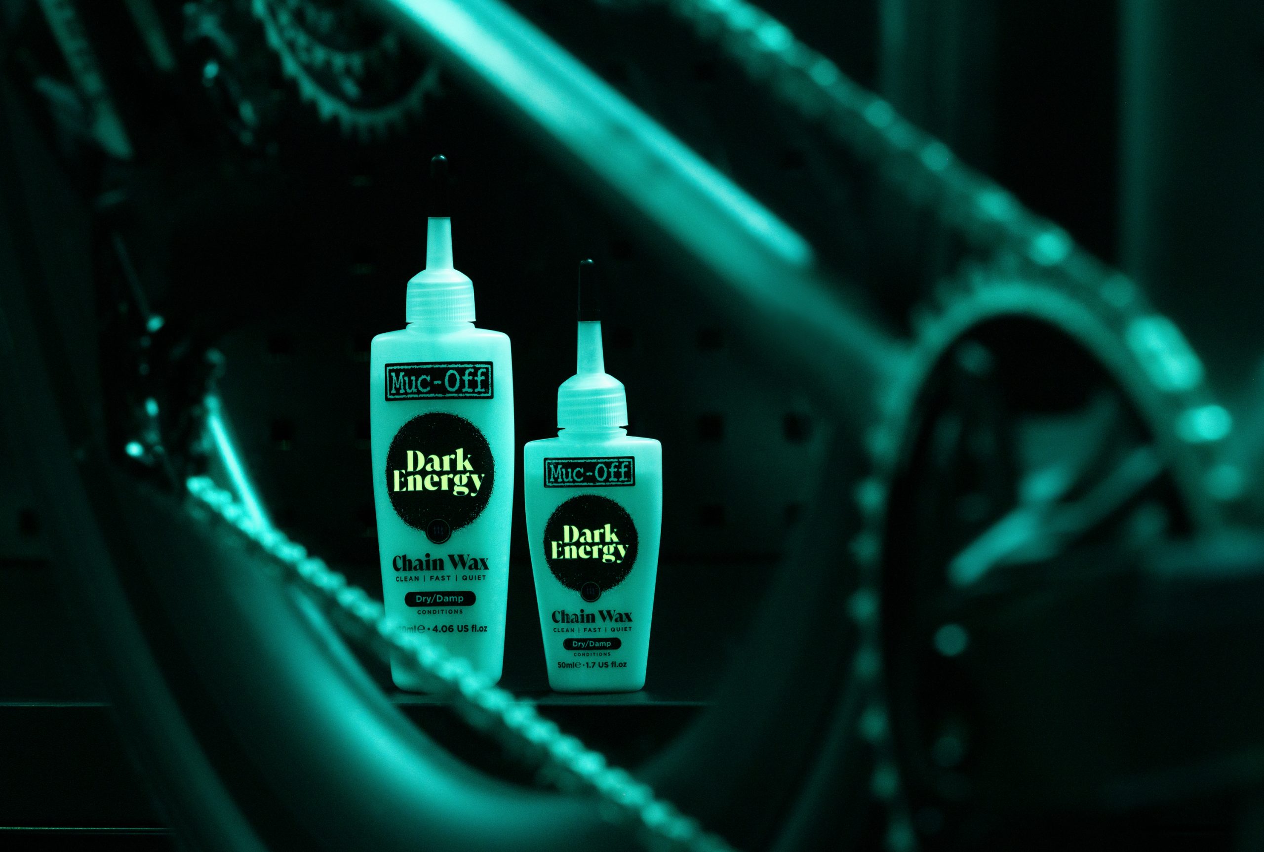 Dark Engery Chain Wax glowing 1 scaled Muc-Off Launches Dark Energy Chain Wax