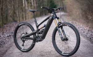 Decoy 29 Core4 BlackMagic 01 YT Industries unveils new Decoy Core 4 MX and 29