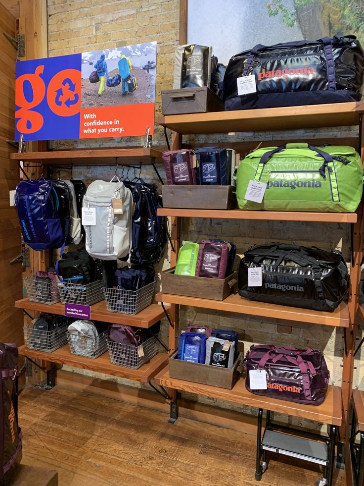 F19 GPIW Visual Merchandising for Bike Shops: Simple Christmas Displays for Your Store