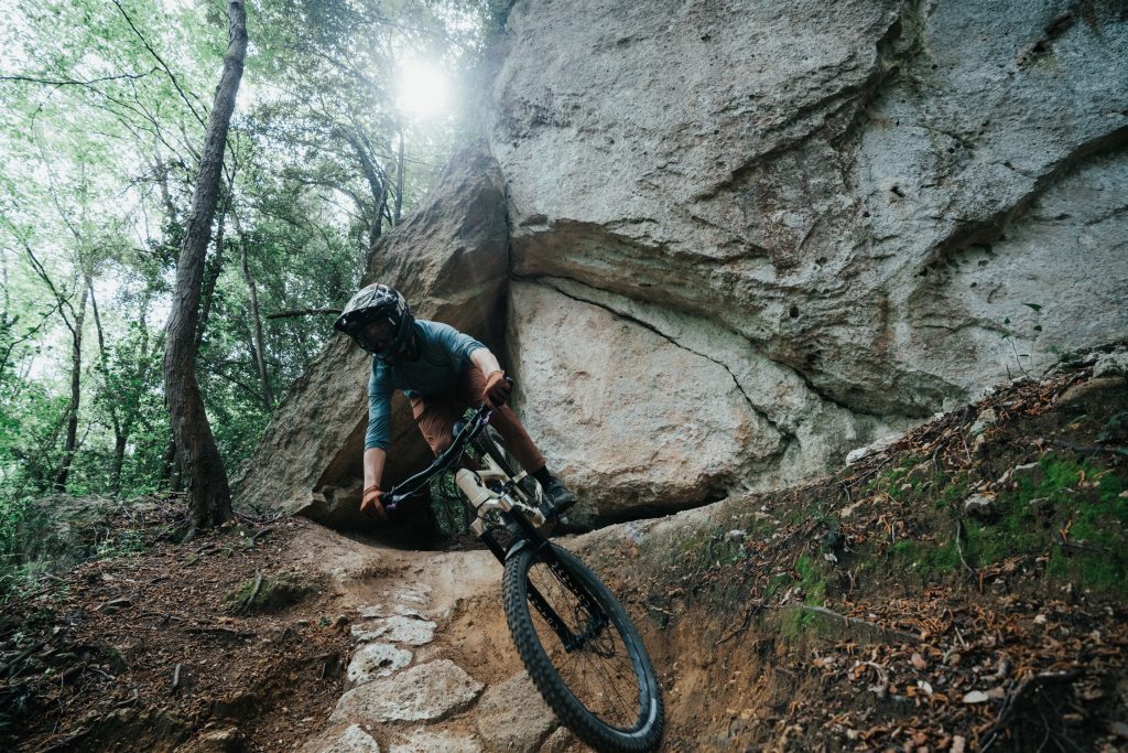Manitou’s new Mezzer long-travel fork focuses on “physics, not fashion” with a re-engineered internal platform