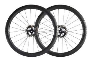 FKT studio shot wheels overlapping Parcours launch 'FKT' aero gravel wheelset