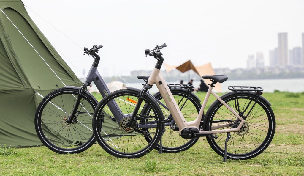 Figure 4 RG E510 shown with M410 and M210 mid systems Bafang launches RG E510 5-speed auto & manual electronic gear hub