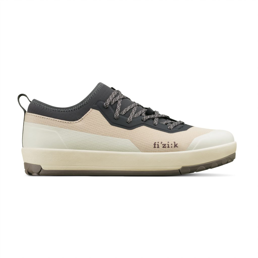GRGCVTR1K2W12 7 fizik versor off white anthracite shoes Fizik's new Versor 2 gravity shoe is built for the "modern trail rider"