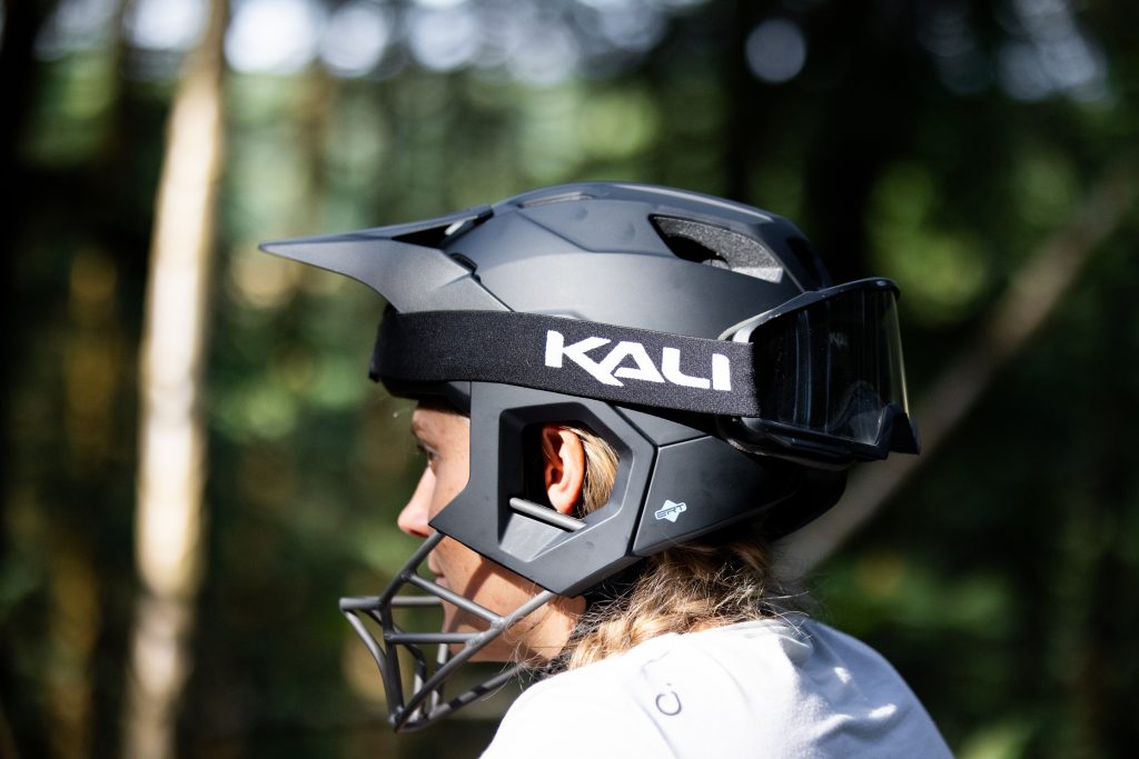 Kali Full Face Helmet 12 Kali Protectives launches Kru full-face trail helmet with 360° titanium chin bar
