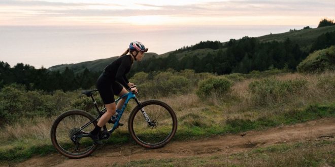 Kate x Allied HERO crop Allied Cycle Works unveils updated BC40 to be raced by Kate Courtney