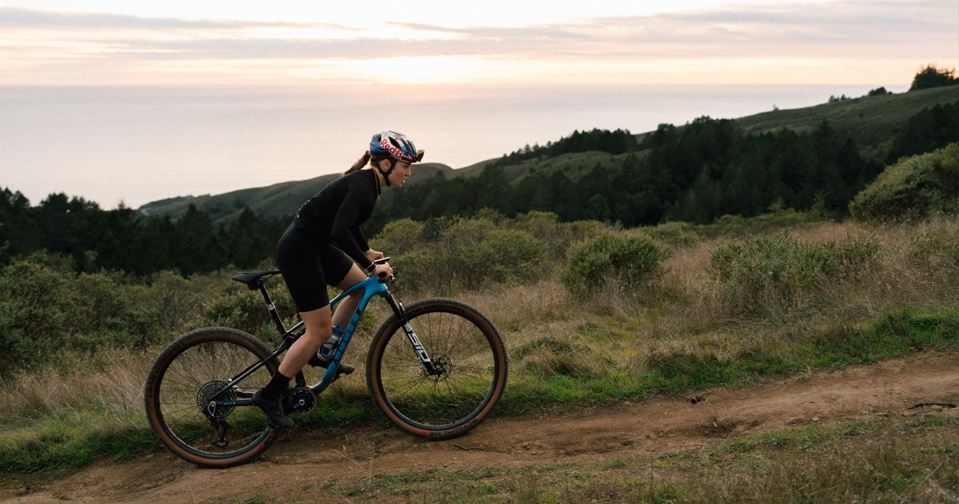 Allied Cycle Works unveils updated BC40 to be raced by Kate Courtney