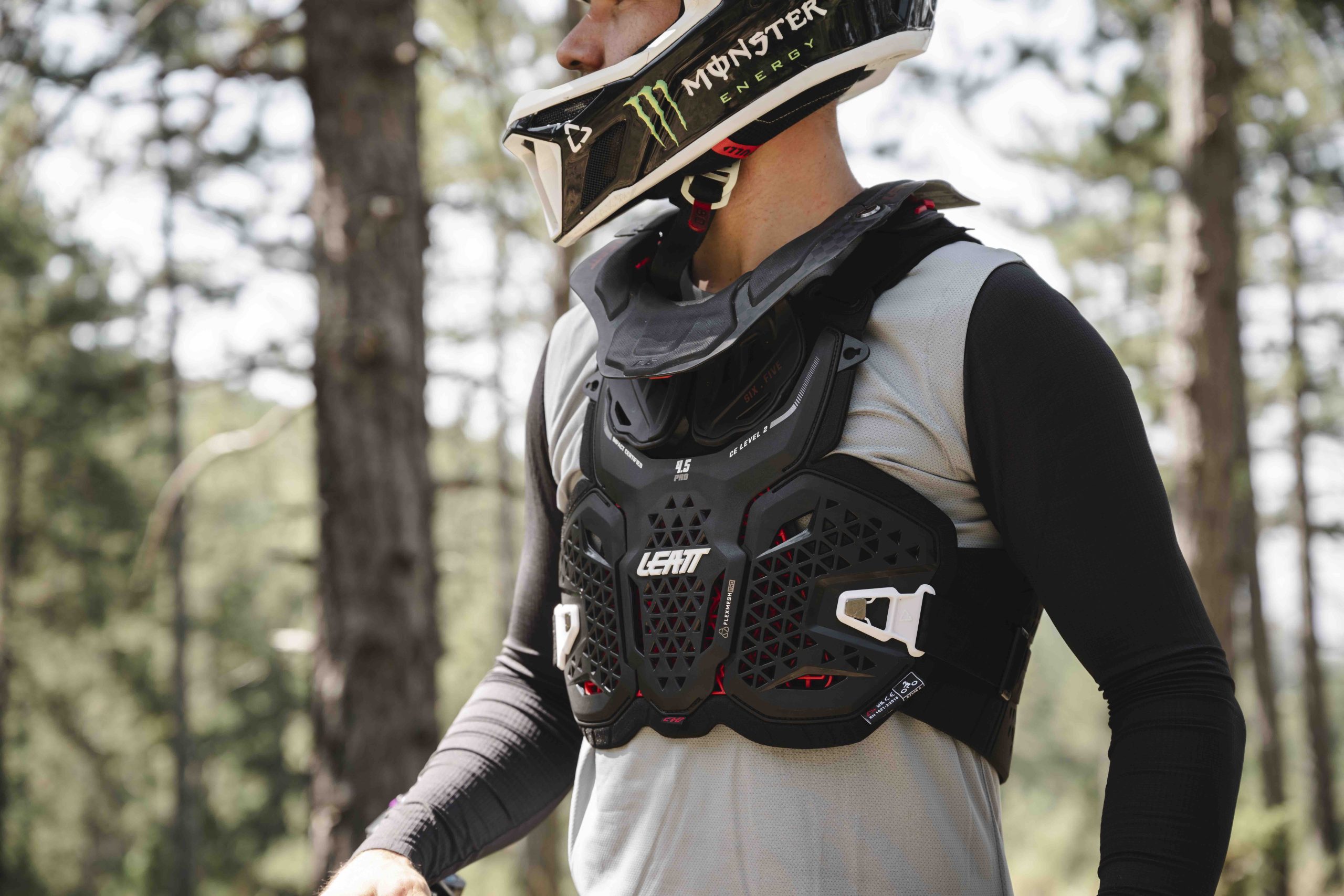 Leatt MY25 MTB FlexMesh and Pro Chest and Back Protectors byRupertFowler RZ94434 scaled Leatt debuts 2025 MTB line with host of updates