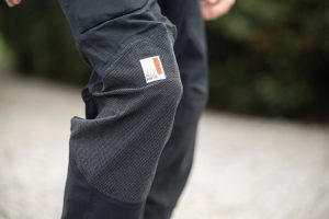 Leatt reinforced knee panel Leatt’s new AllMtn range features integrated storage solutions