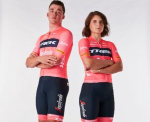 Mads Pedersen Elisa Longo Borghini Kit Trek Segafredo 2022 with Pirelli 1 Pirelli, Trek-Segafredo expand partnership into 2022