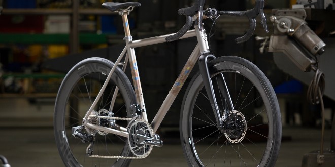 Moots unveils new Vamoots RCS titanium road bike