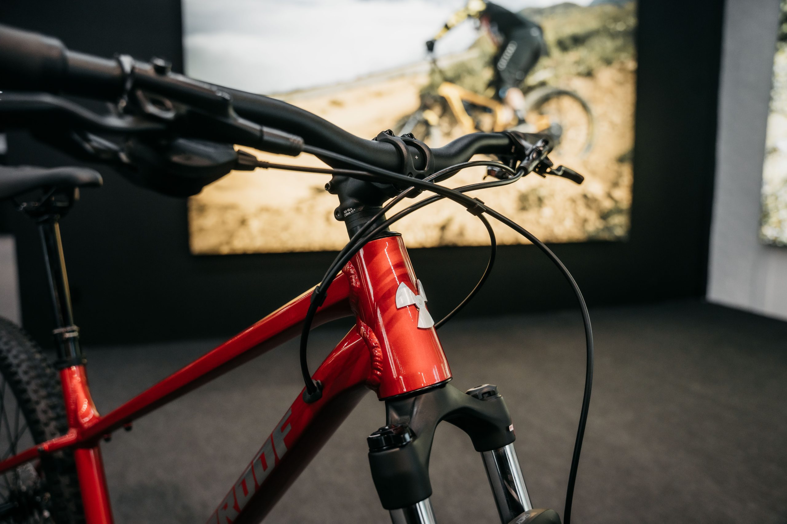 Nukeproof Tracker