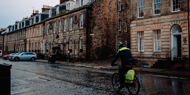 Poll shows support for ‘record’ cycling and walking spend in Scotland