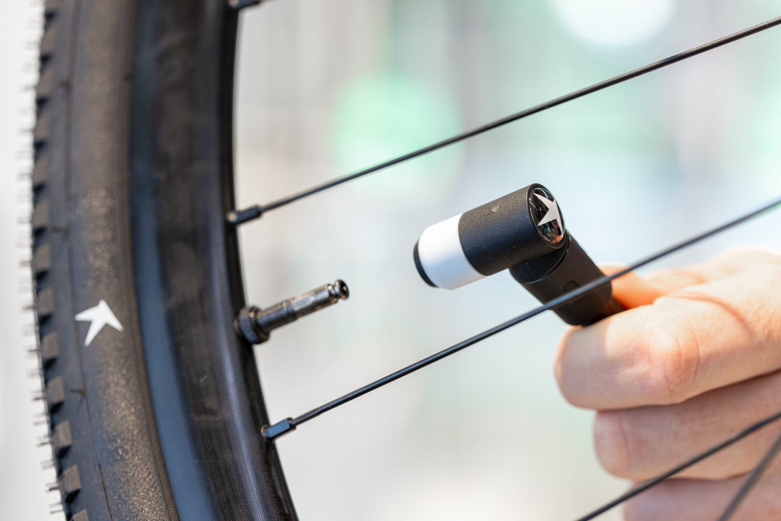 Schwalbe CLIK VALVE 2 scaled Schwalbe presents revolutionary Clik Valve