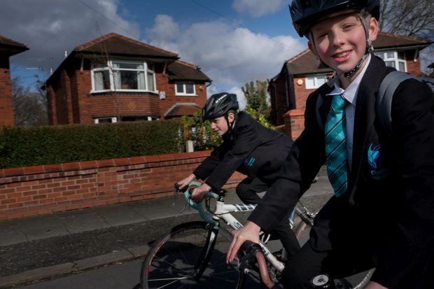 Majority of parents “want traffic-free roads outside schools”