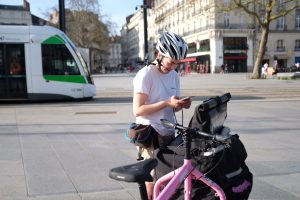 Selle Royal messenger stoped checking phone Selle Royal project to support bike messengers launches