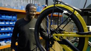 Service Center Post 80 1 Fully Charged opens 'UK's largest' e-bike service centre in central London