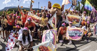 Tour de Frances Femmes avec Zwift crowd
