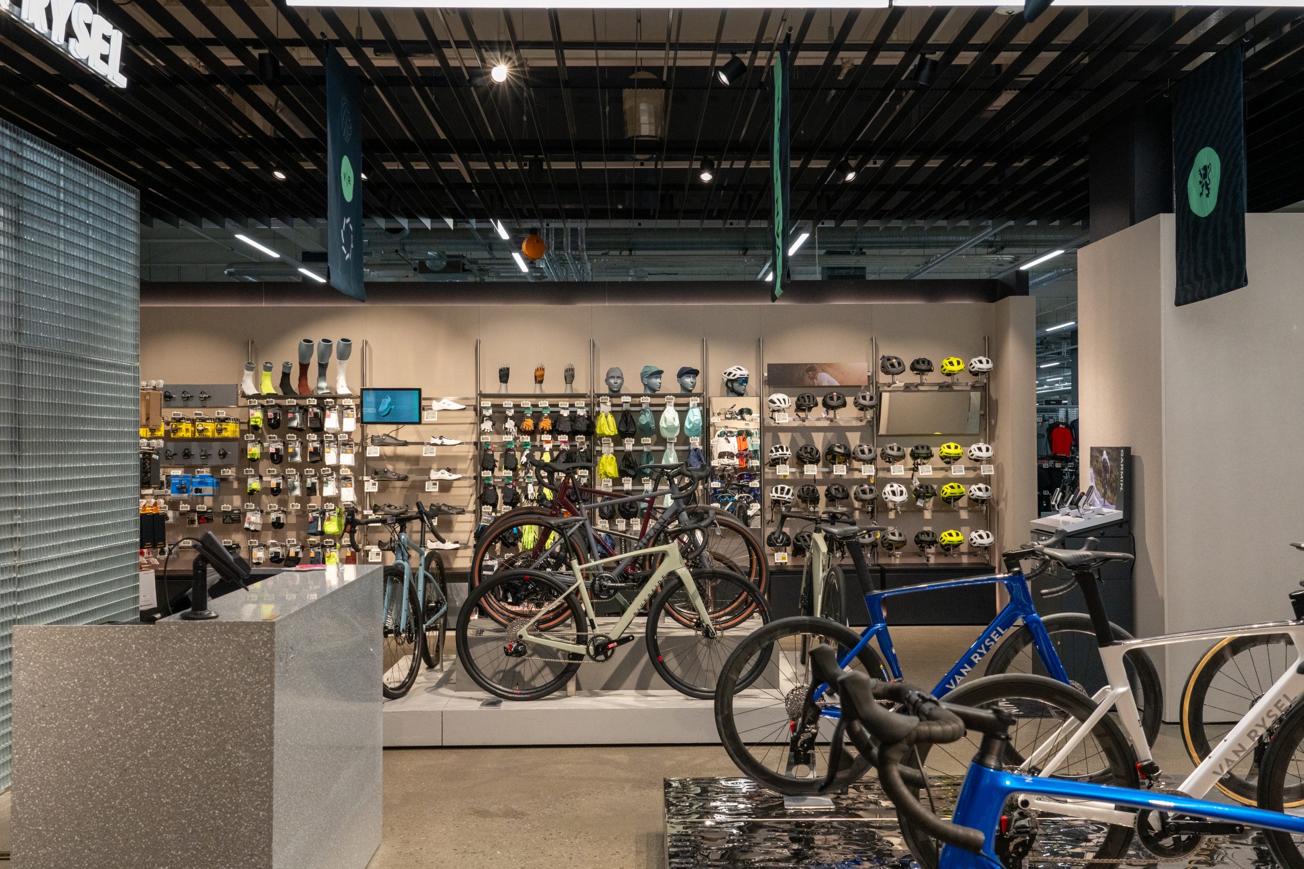 VRStoreLaunch24.04.24 CreditZFMedia 10 scaled Van Rysel opens first concept store in London