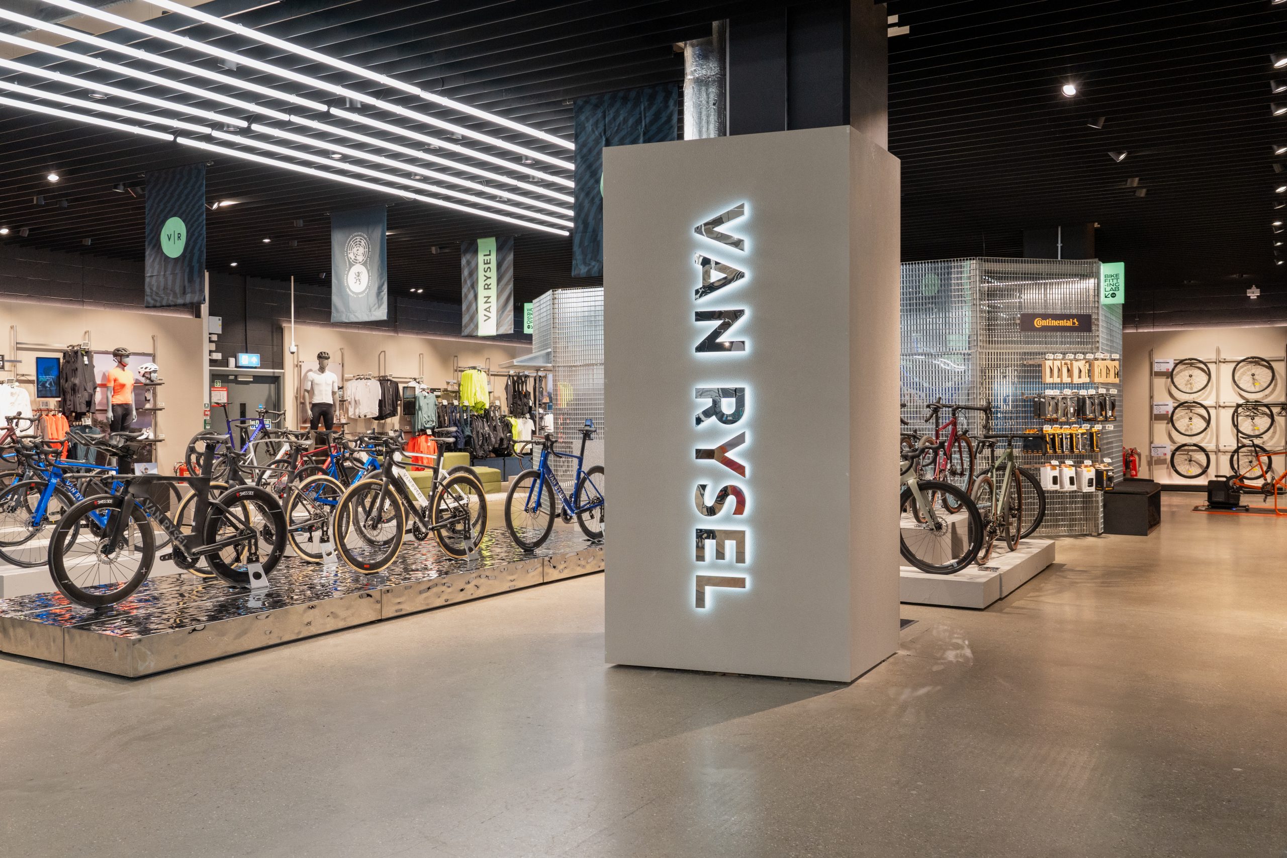 VRStoreLaunch24.04.24 CreditZFMedia 28 scaled Van Rysel opens first concept store in London