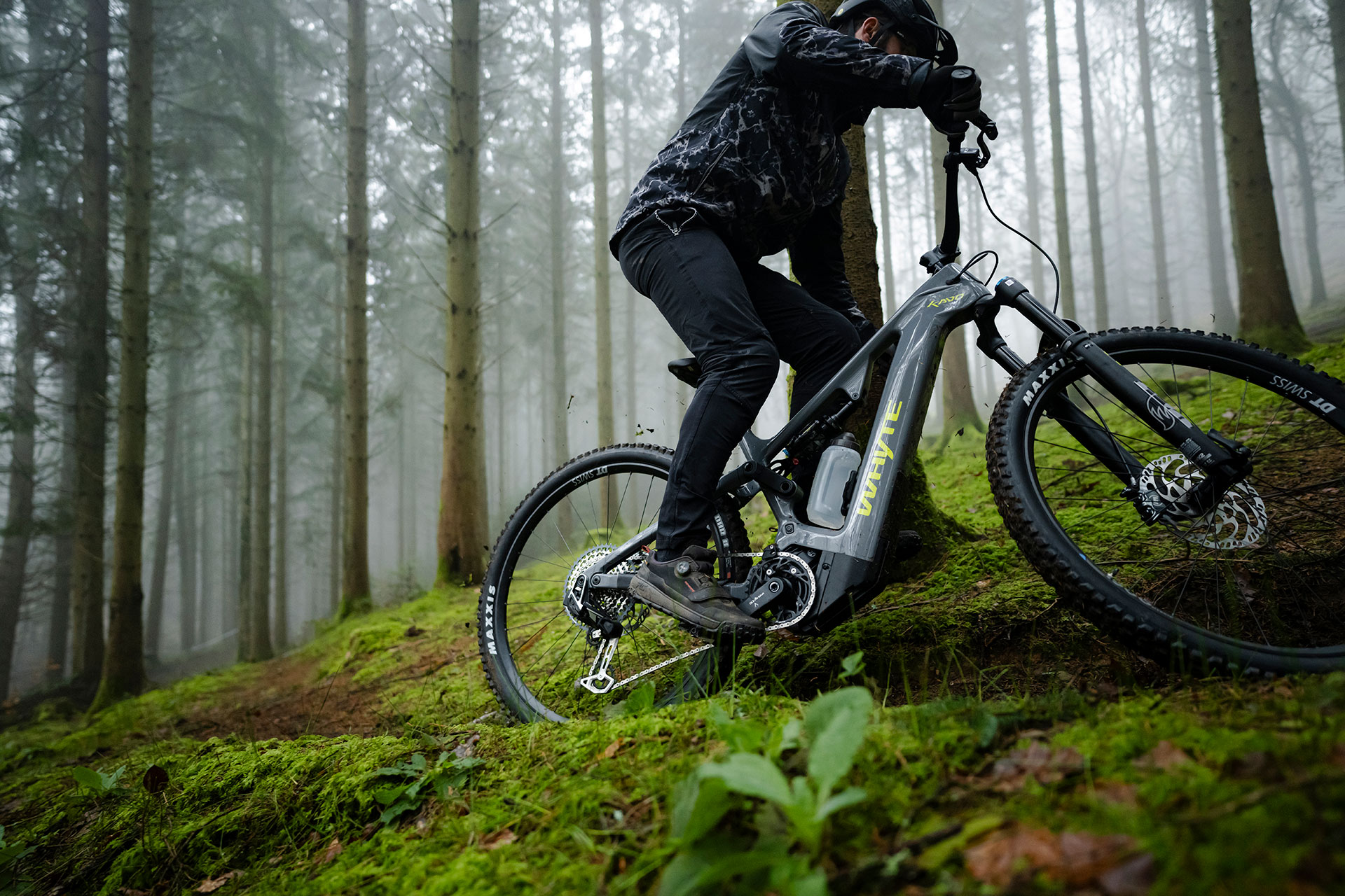 Whyte’s Kado RSX V2 benefits from Fox’s updated Float 38 Performance Elite suspension and Bosch Kiox top tube display for 2027