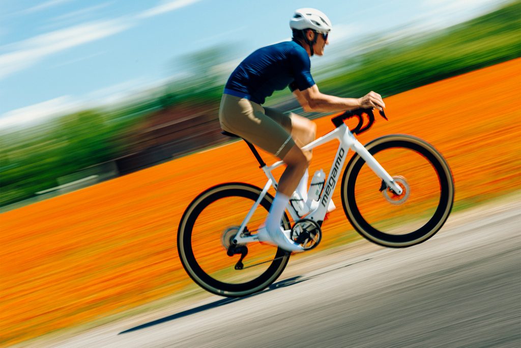 action 1 Megamo's new Upon e-road bike comes with an Avinox motor and 600Wh battery
