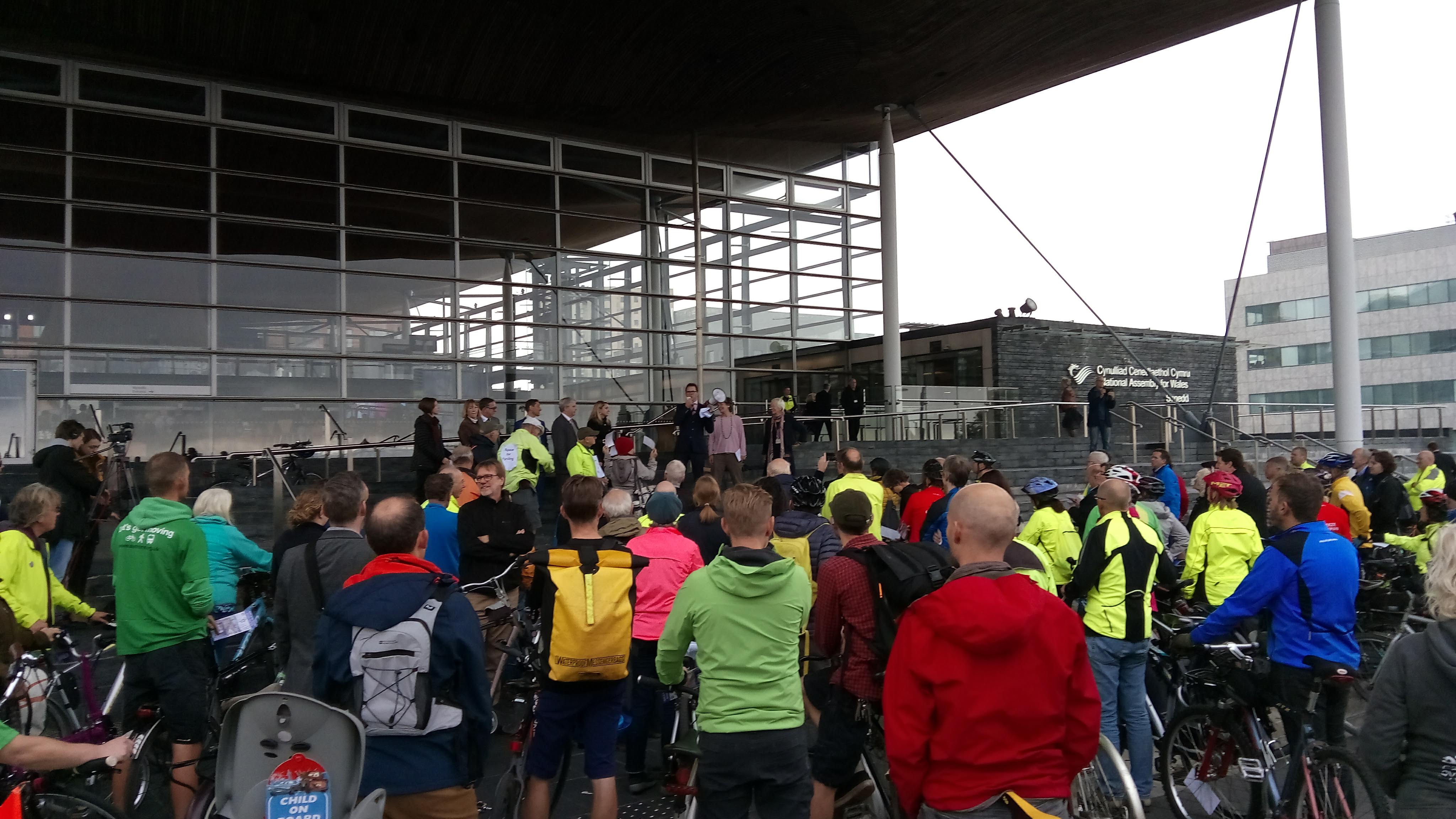 Calls for Welsh Government to double investment in walking and cycling