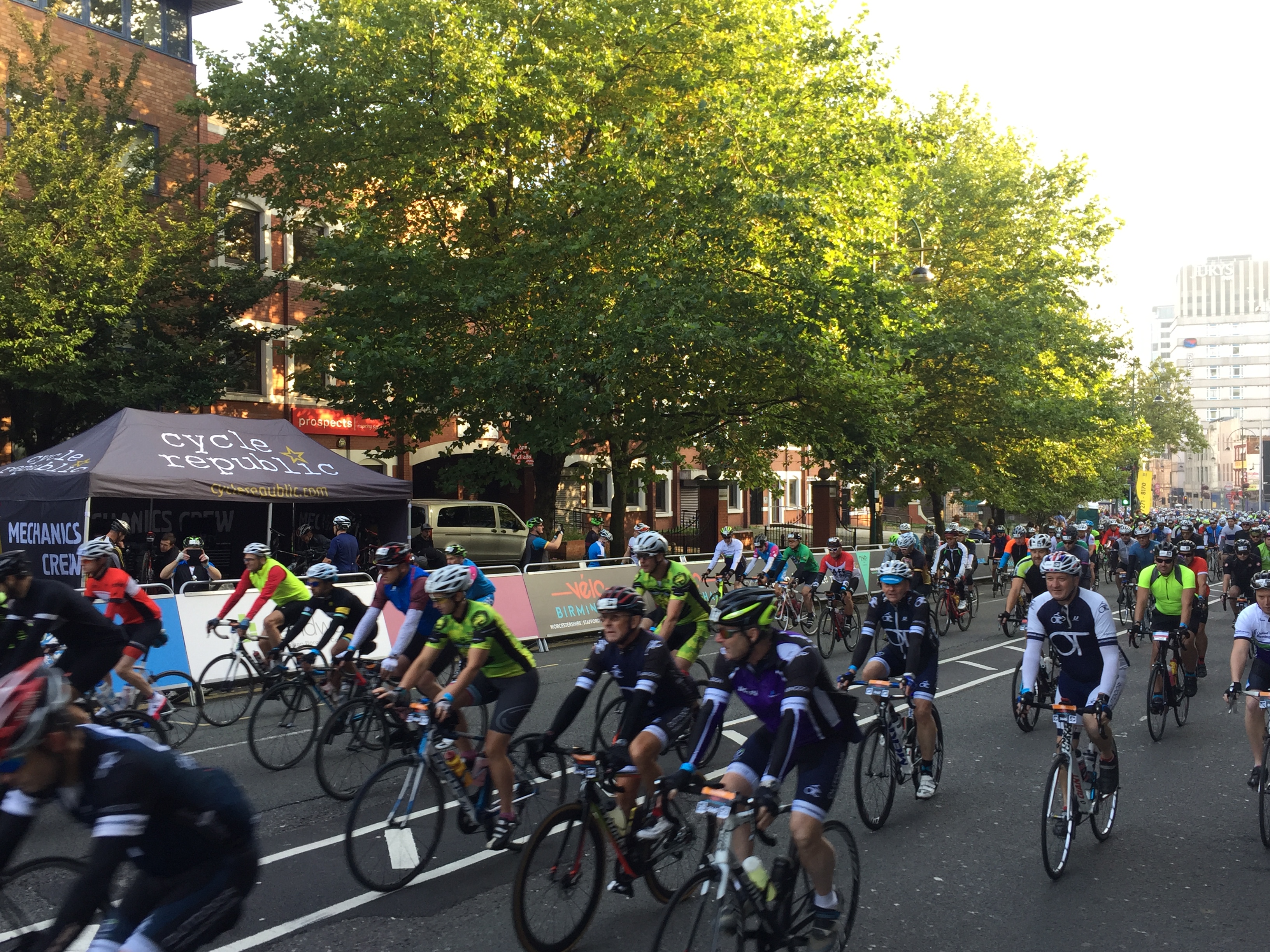 Cycle Republic partners with Prince’s Trust for Palace to Palace 2018