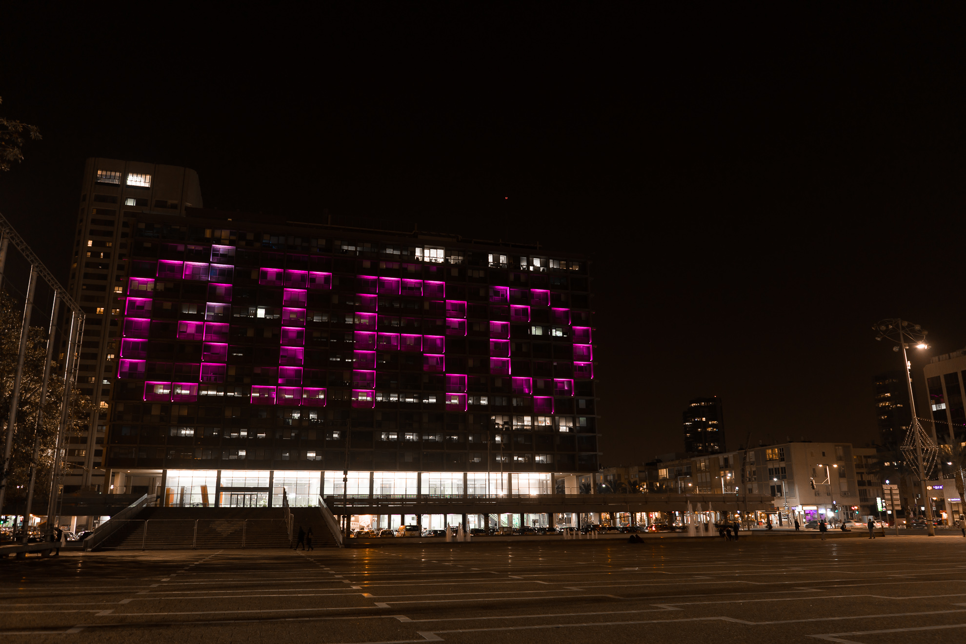 Golden Jerusalem turns pink to highlight May’s arrival of Giro d’Italia