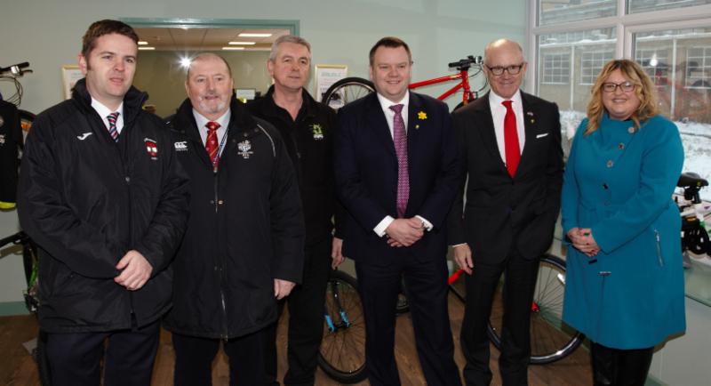 US ambassador tours Frog factory, as American distribution grows