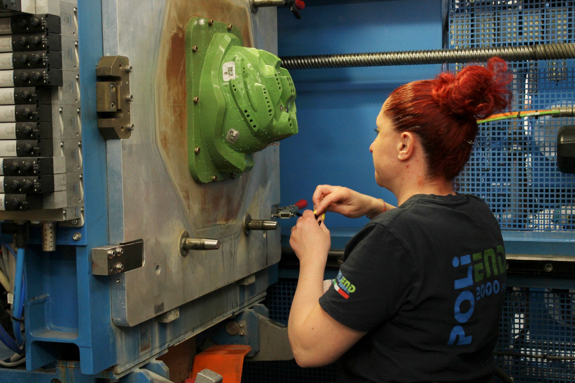 in moulding process Behind ‘Made in Italy’: How ABUS Road Helmets are Made