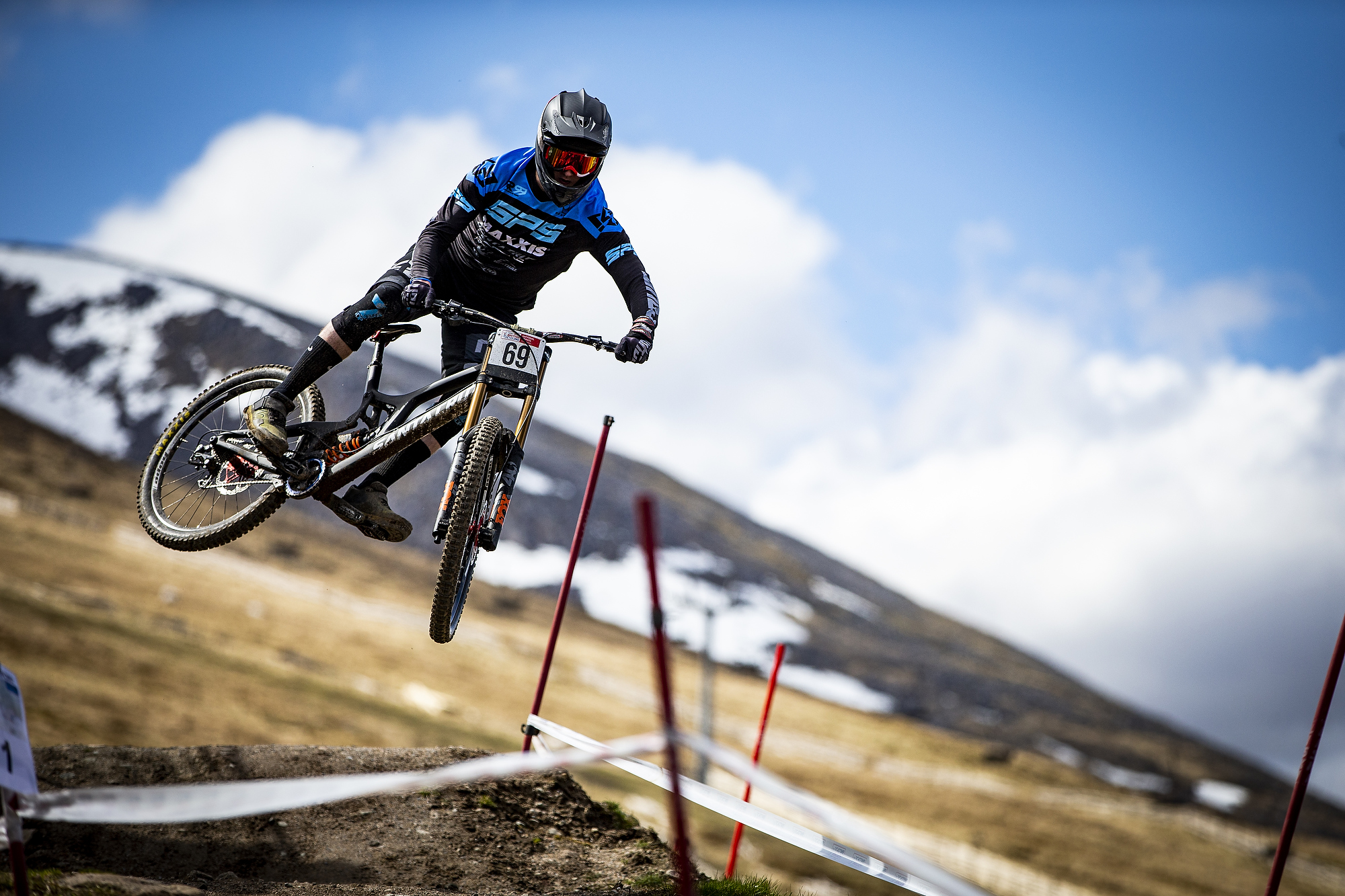 Maxxis backs Steve Peat Syndicate race team