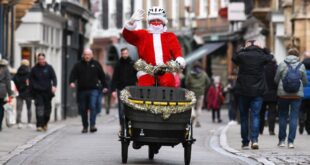 pa santa cambridge 03 Rutland Cycling's 'Santa Claus' to take to Cambridge streets on Raleigh e-cargo bike to raise funds for CPSL Mind