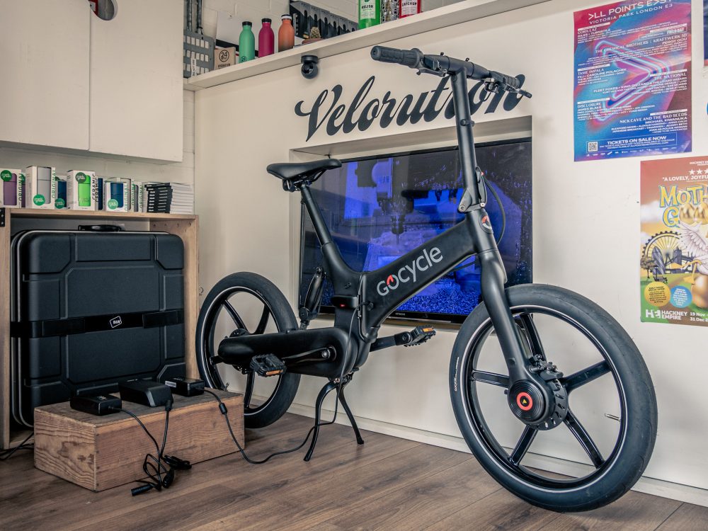 London retailer Velorution offering free battery charging to e-bike riders 